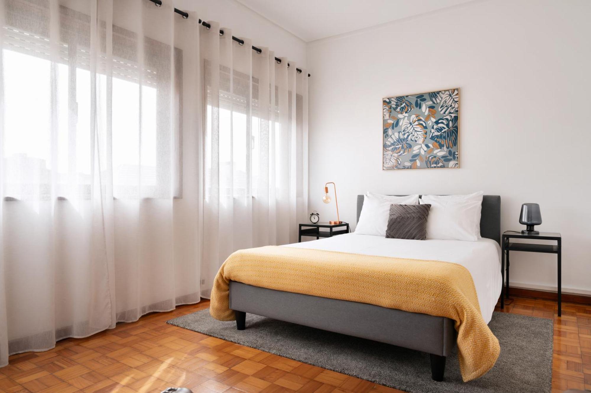! Luminous 2Br Top Floor ! Praca Da Republica OOporto Exteriör bild