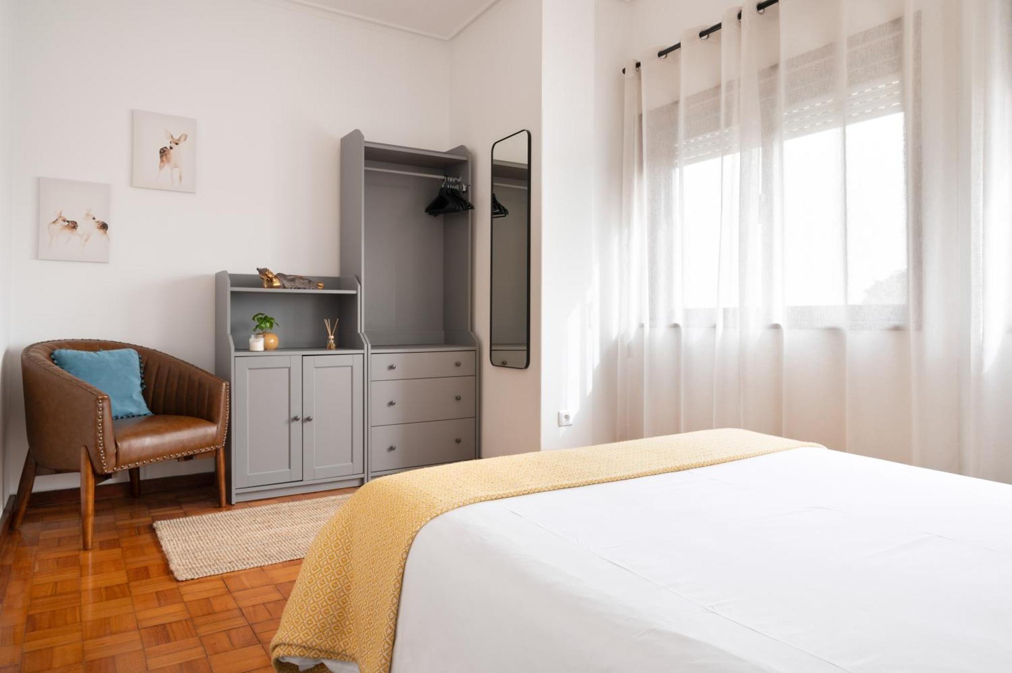 ! Luminous 2Br Top Floor ! Praca Da Republica OOporto Exteriör bild